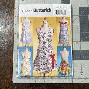 Butterick apron sewing pattern, B4945 (sml-med-lrg) c2006